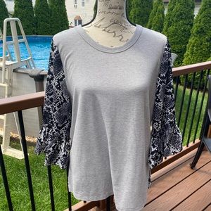 NWT LE GALI TOP. GREY FRONT/ BLK/GREY PRINTED BACK